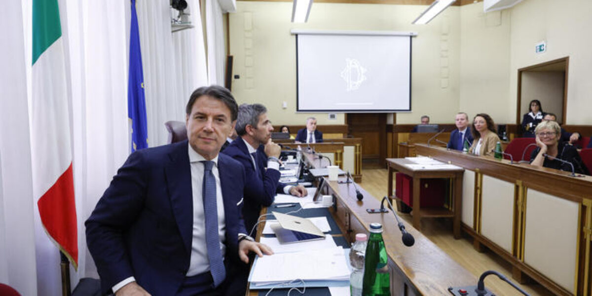 https://assets.gazzettadelsud.it/2026/08/GIUSEPPE-CONTE-1200x600.jpg