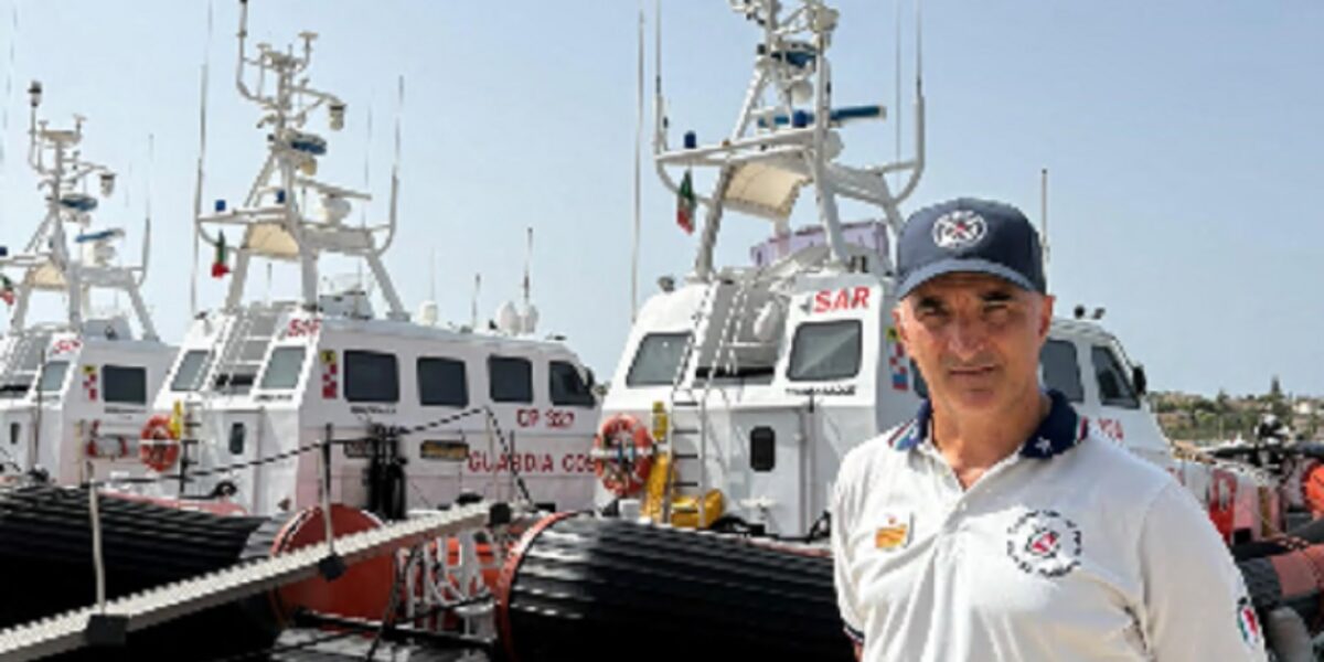 le calze donate a un bimbo appena sbarcato a lampedusa la storia del militare della foto ricordata dal cardinale zuppi da Gazzettadelsud.it le calze donate a un bimbo appena sbarcato a lampedusa la storia del militare della foto ricordata dal cardinale zuppi