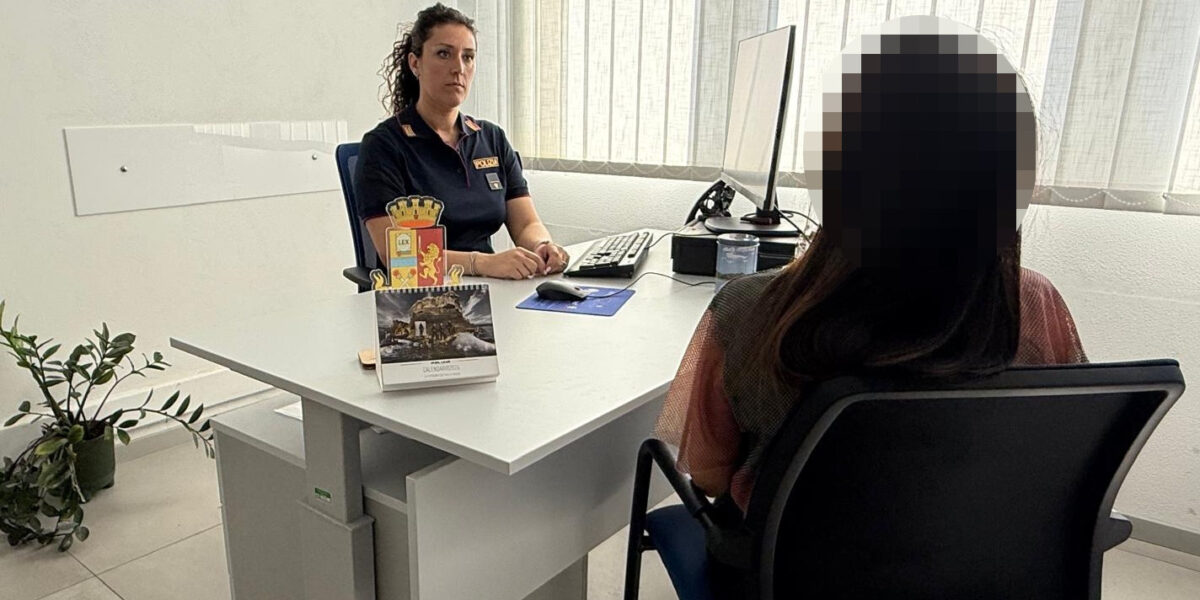 minaccia il nipote di 9 anni con un coltello ferisce la compagna e si scaglia contro i poliziotti 36enne arrestato a catania da Gazzettadelsud.it minaccia il nipote di 9 anni con un coltello ferisce la compagna e si scaglia contro i poliziotti 36enne arrestato a catania
