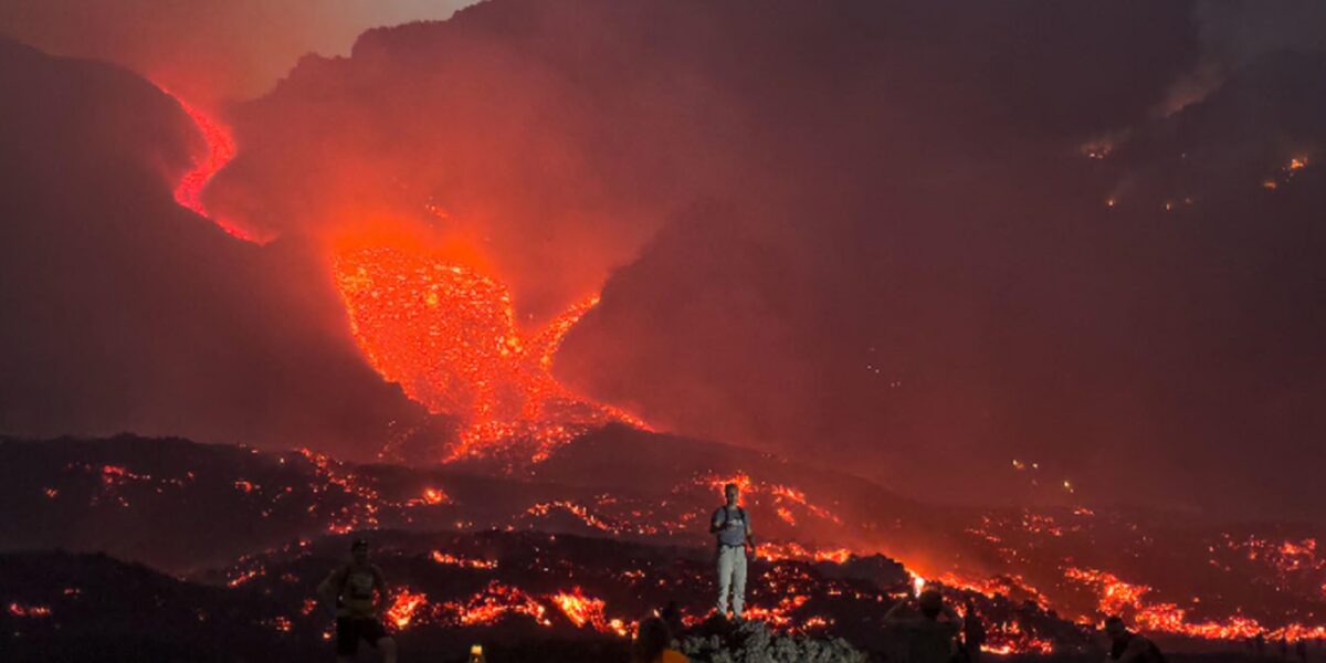etna si apre una bocca a 3100 metri nella parte alta della valle del bove da Gazzettadelsud.it etna si apre una bocca a 3100 metri nella parte alta della valle del bove