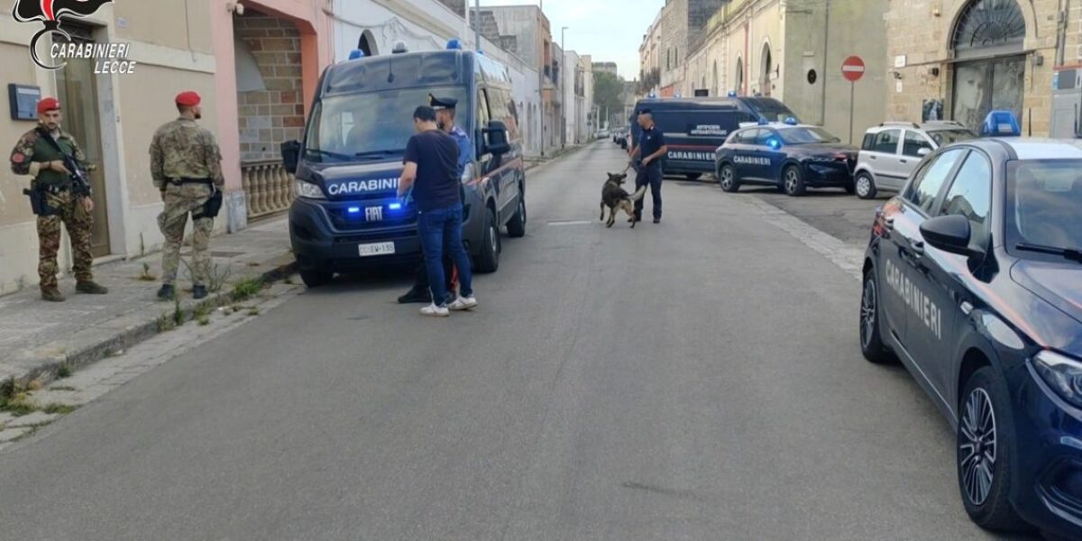 https://assets.gazzettadelsud.it/2026/08/carabinieri-lecce-1200x600.jpg