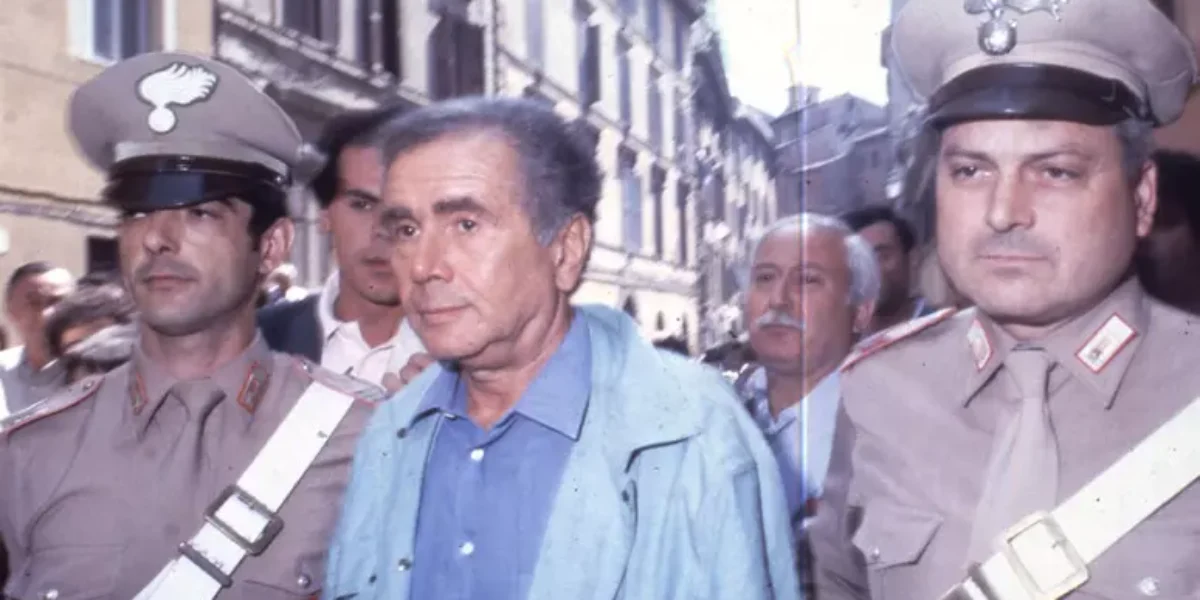 https://assets.gazzettadelsud.it/2026/08/enzo-tortora-1200x600.webp