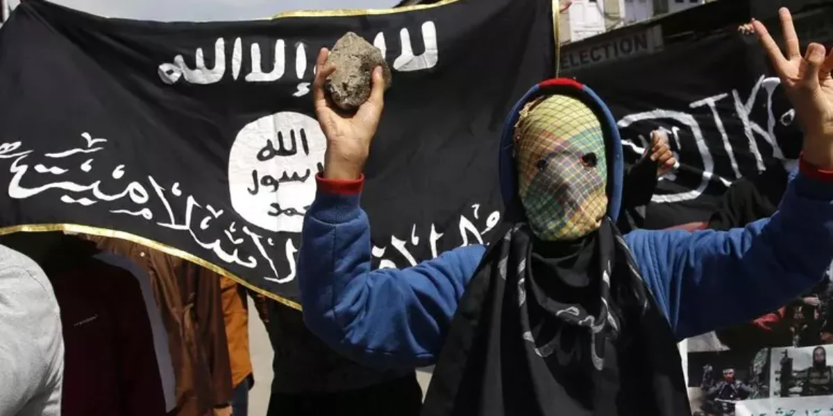 https://assets.gazzettadelsud.it/2026/08/isis-1200x600.webp