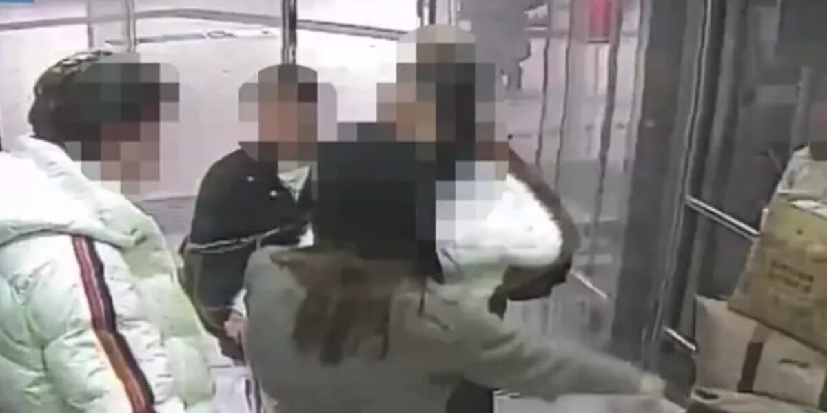 cento furti ai passeggeri dell aeroporto di malpensa arrestata la banda delle donne da Gazzettadelsud.it cento furti ai passeggeri dell aeroporto di malpensa arrestata la banda delle donne
