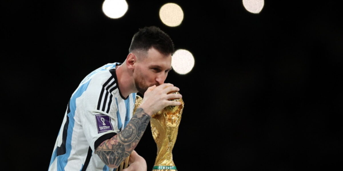 https://assets.gazzettadelsud.it/2026/08/messi-bacio-argentina-1200x600.jpg