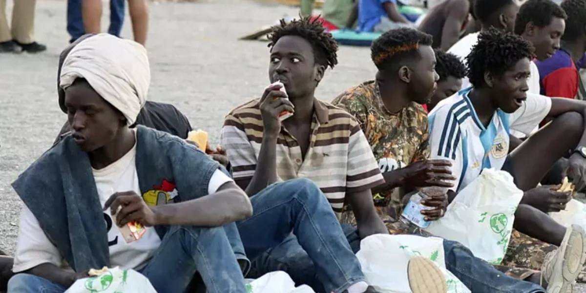 https://assets.gazzettadelsud.it/2026/08/migranti-ceuta-1200x600.webp
