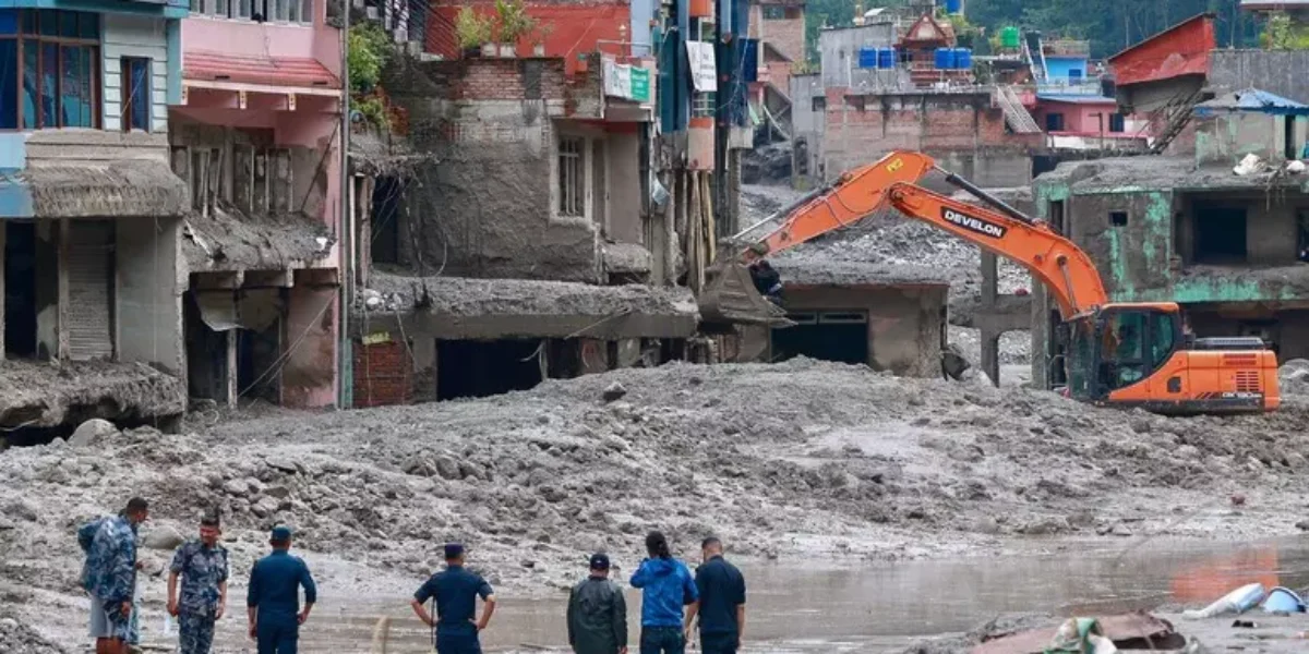 nepal il bilancio si aggrava 623 morti e 2500 dispersi centinaia di operai intrappolati in una galleria da Gazzettadelsud.it nepal il bilancio si aggrava 623 morti e 2500 dispersi centinaia di operai intrappolati in una galleria