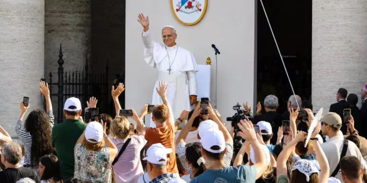 https://assets.gazzettadelsud.it/2026/08/papa-assisi-giovani-1200x600.webp
