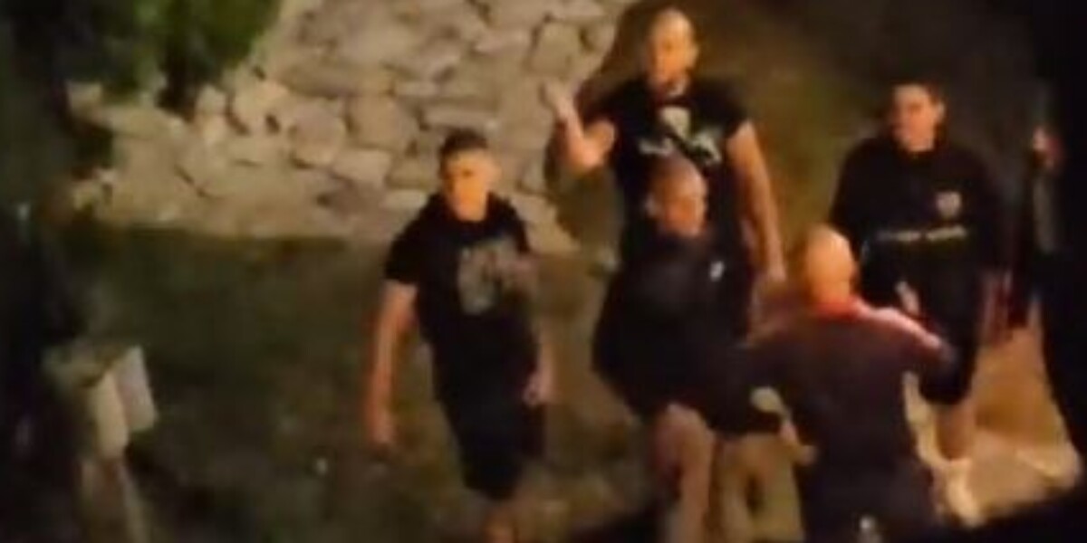a sofia alcuni naziskin tentano l assalto a uno hotel con giovani ebrei italiani da Gazzettadelsud.it a sofia alcuni naziskin tentano l assalto a uno hotel con giovani ebrei italiani