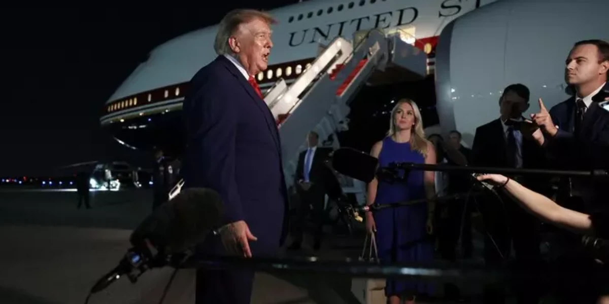 https://assets.gazzettadelsud.it/2026/08/trump-1200x600-1786517784.webp