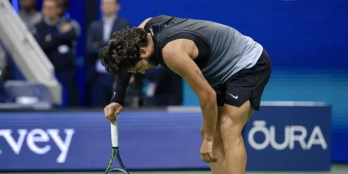 us open shelton vince una battaglia epica con alcaraz lo spagnolo vomita nell asciugamano da Gazzettadelsud.it us open shelton vince una battaglia epica con alcaraz lo spagnolo vomita nell asciugamano