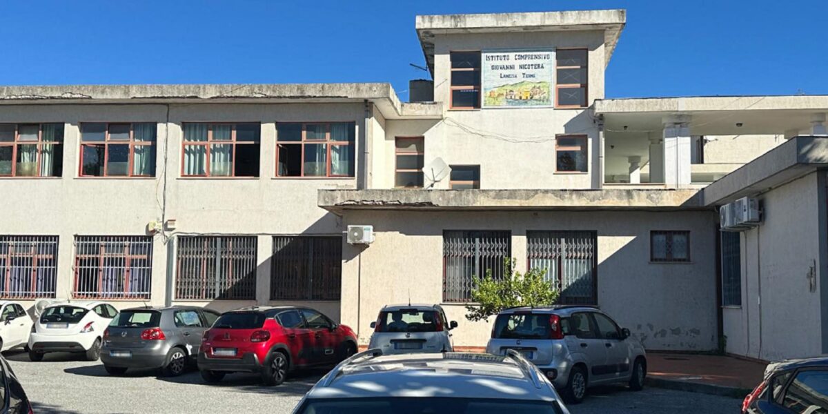 aggressioni a scuola a roma e lamezia gli esperti servono psicologi non metal detector da Gazzettadelsud.it aggressioni a scuola a roma e lamezia gli esperti servono psicologi non metal detector
