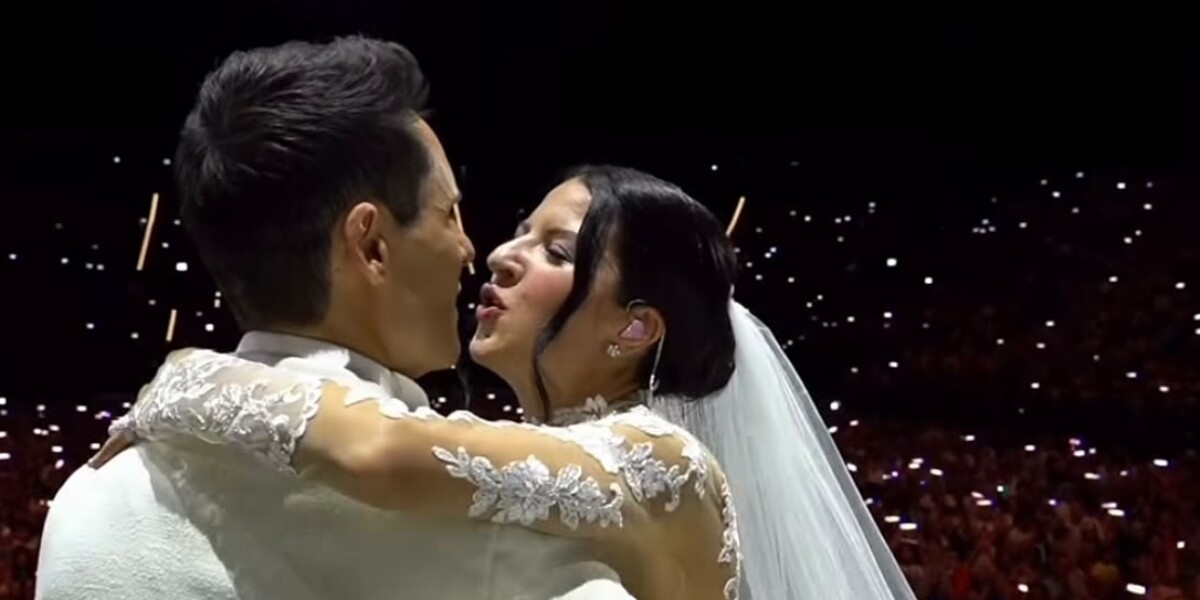 Matrimonio show Per I Me Contro Te All Unipol Arena Di Milano Seimila Matrimonio show Per I Me Contro Te All Unipol Arena Di Milano Seimila