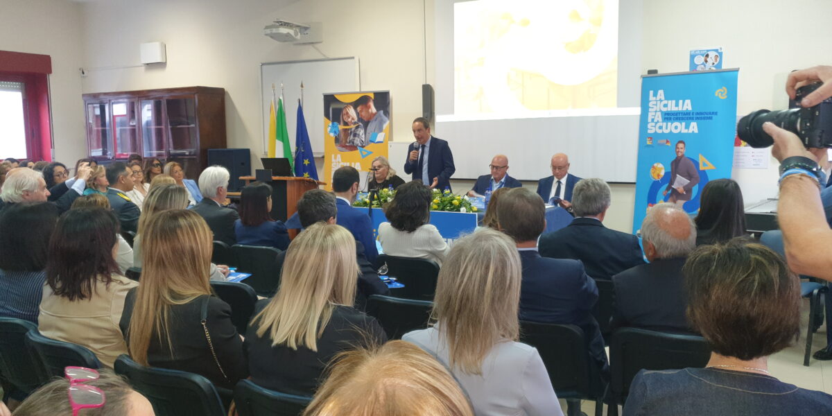 scuola in sicilia le sfide gli auguri e il tour nelle province voci bisogni e idee in vista degli stati generali di ottobre da Gazzettadelsud.it scuola in sicilia le sfide gli auguri e il tour nelle province voci bisogni e idee in vista degli stati generali di ottobre