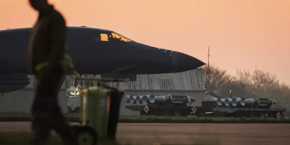 allarme esplosivi vicino alla base raf di fairford 5 arrestati con l accusa di terrorismo e 85 case evacuate da Gazzettadelsud.it allarme esplosivi vicino alla base raf di fairford 5 arrestati con l accusa di terrorismo e 85 case evacuate