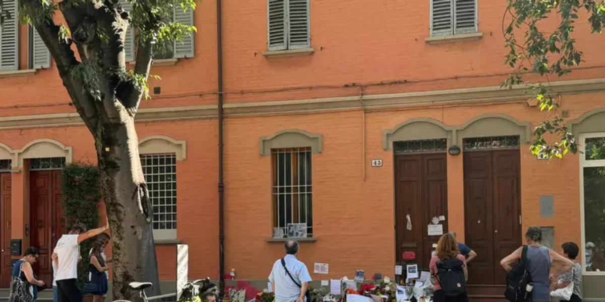 https://assets.gazzettadelsud.it/2026/09/casa-guccini-1200x600.webp