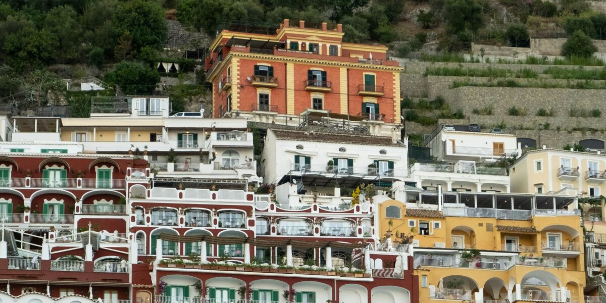 https://assets.gazzettadelsud.it/2026/09/case-tari-imu-1200x600.jpg