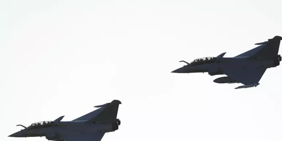 lituania sospetti droni nei cieli di vilnius aeroporto chiuso decollano i caccia nato da Gazzettadelsud.it lituania sospetti droni nei cieli di vilnius aeroporto chiuso decollano i caccia nato