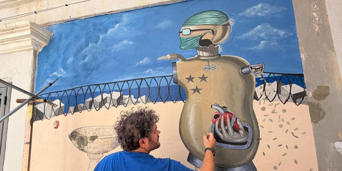 diamante il fac tra i murales del 1981 e la nuova luna madre di vesod da Gazzettadelsud.it diamante il fac tra i murales del 1981 e la nuova luna madre di vesod