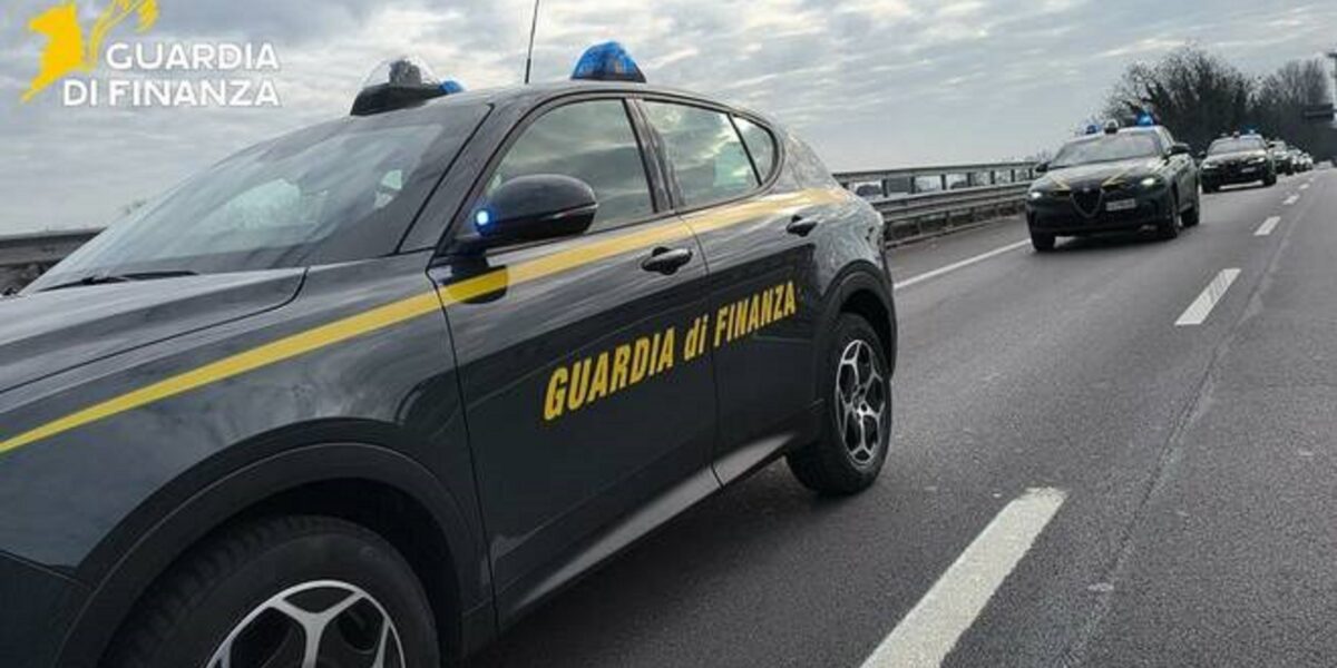 in tv ostenta una vita da sogno la gdf di lucca scopre redditi non dichiarati da Gazzettadelsud.it in tv ostenta una vita da sogno la gdf di lucca scopre redditi non dichiarati