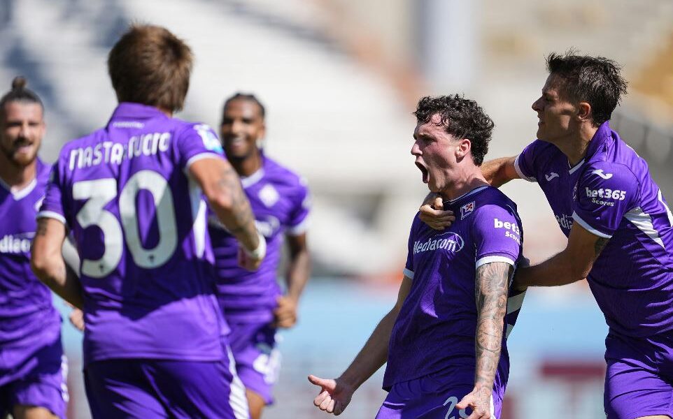 jimenez risponde a gilmour tra fiorentina e napoli finisce in parit224 da Gazzettadelsud.it jimenez risponde a gilmour tra fiorentina e napoli finisce in parit224