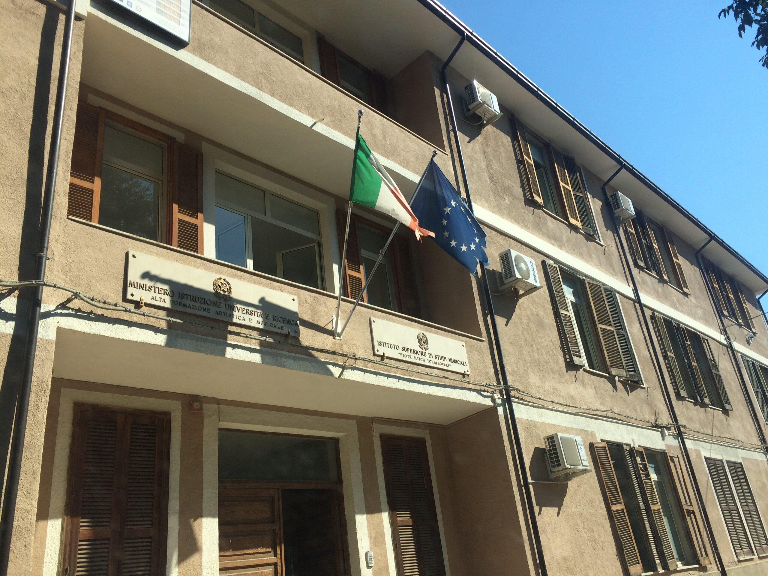 Reddito di Merito, “dimenticati” in Calabria gli studenti delle discipline Afam