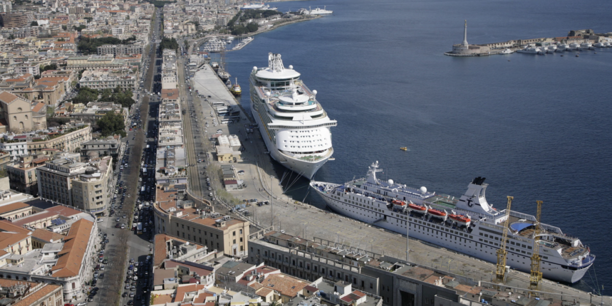 https://assets.gazzettadelsud.it/2026/09/porto-messina-1200x600.png