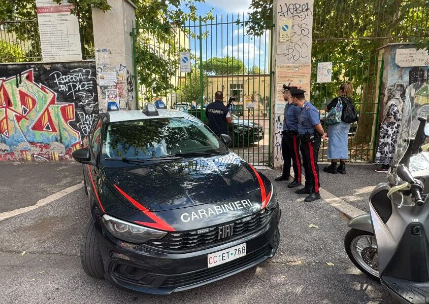 la prof accoltellata a roma caccia a chi ha postato il video online i genitori del 13enne chiedono scusa da Gazzettadelsud.it la prof accoltellata a roma caccia a chi ha postato il video online i genitori del 13enne chiedono scusa