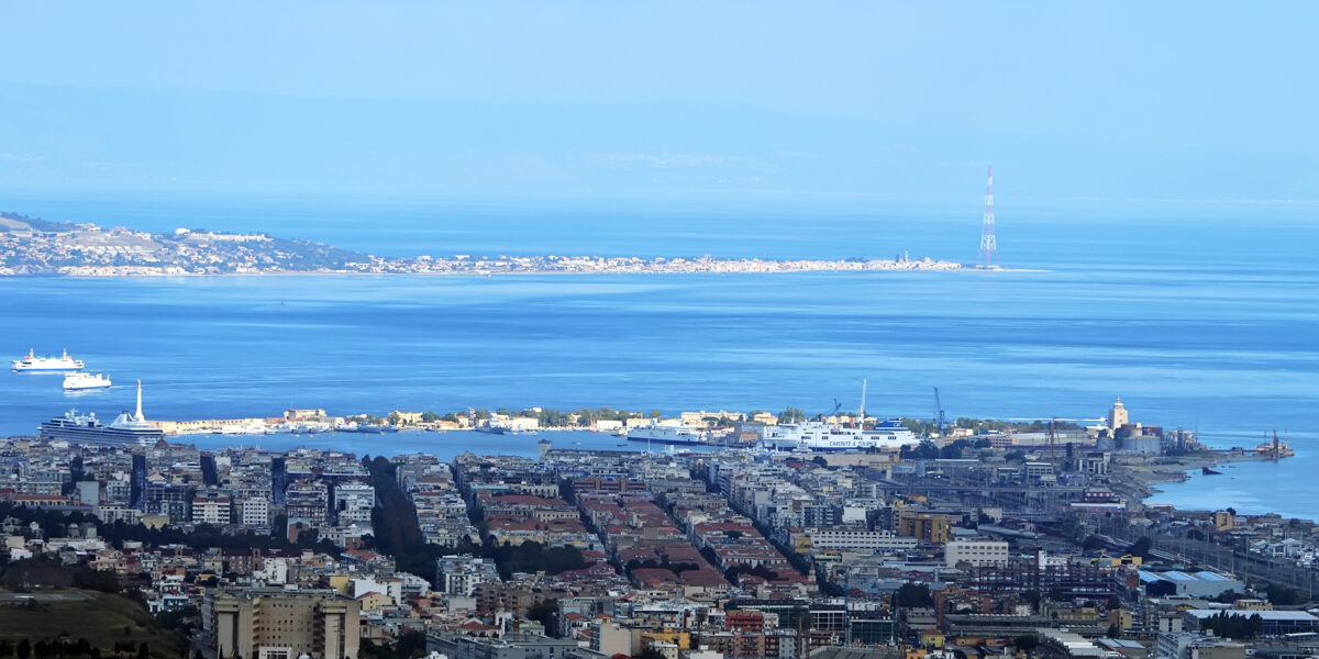 caro carburante gli armatori annunciano il blocco dello stretto di messina il 22 ottobre pronti 100 pescherecci da sicilia e calabria da Gazzettadelsud.it caro carburante gli armatori annunciano il blocco dello stretto di messina il 22 ottobre pronti 100 pescherecci da sicilia e calabria