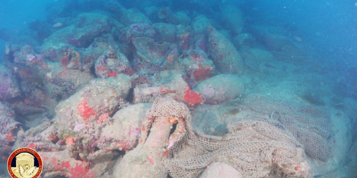 un relitto romano con centinaia di anfore sensazionale scoperta archeologica nelle acque di mazara del vallo da Gazzettadelsud.it un relitto romano con centinaia di anfore sensazionale scoperta archeologica nelle acque di mazara del vallo