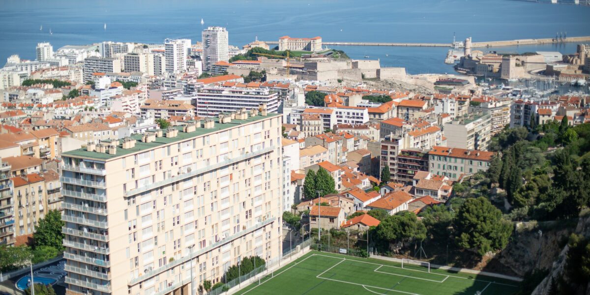 spari a scuola vicino a marsiglia feriti preside e prof fermato 14enne da Gazzettadelsud.it spari a scuola vicino a marsiglia feriti preside e prof fermato 14enne