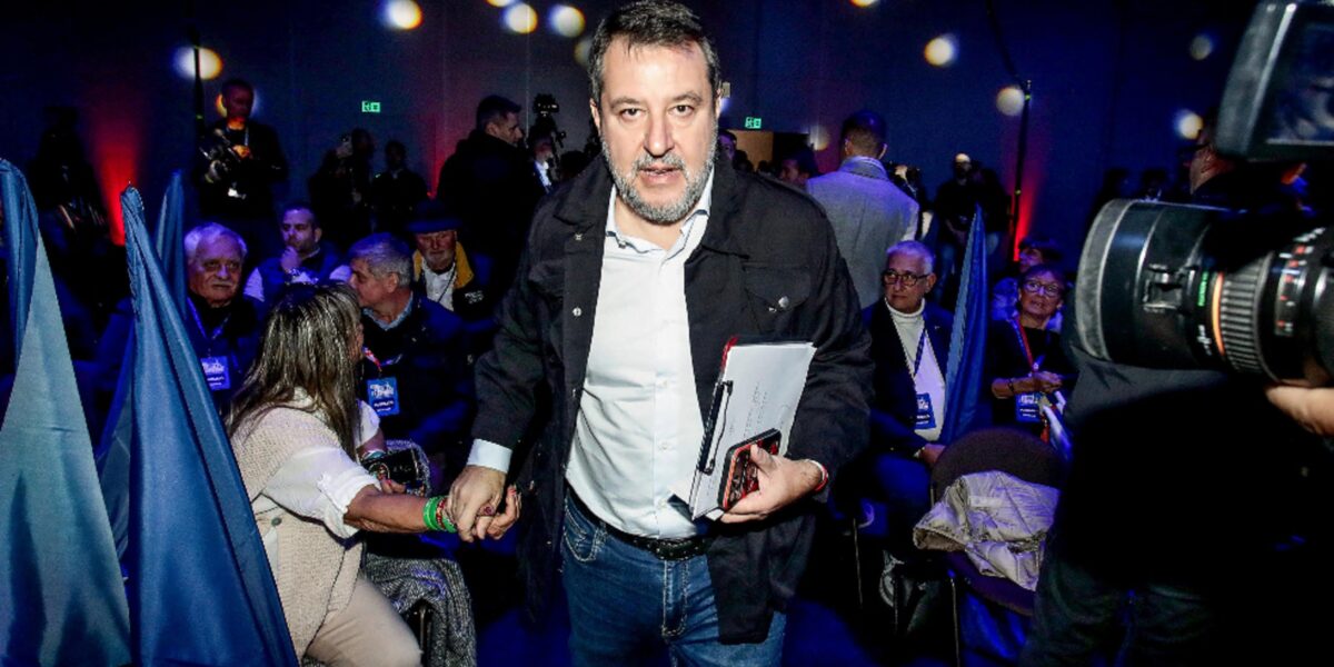 salvini tiene i giornalisti fuori dal congresso della lega per non inquinare scoppia la polemica da Gazzettadelsud.it salvini tiene i giornalisti fuori dal congresso della lega per non inquinare scoppia la polemica