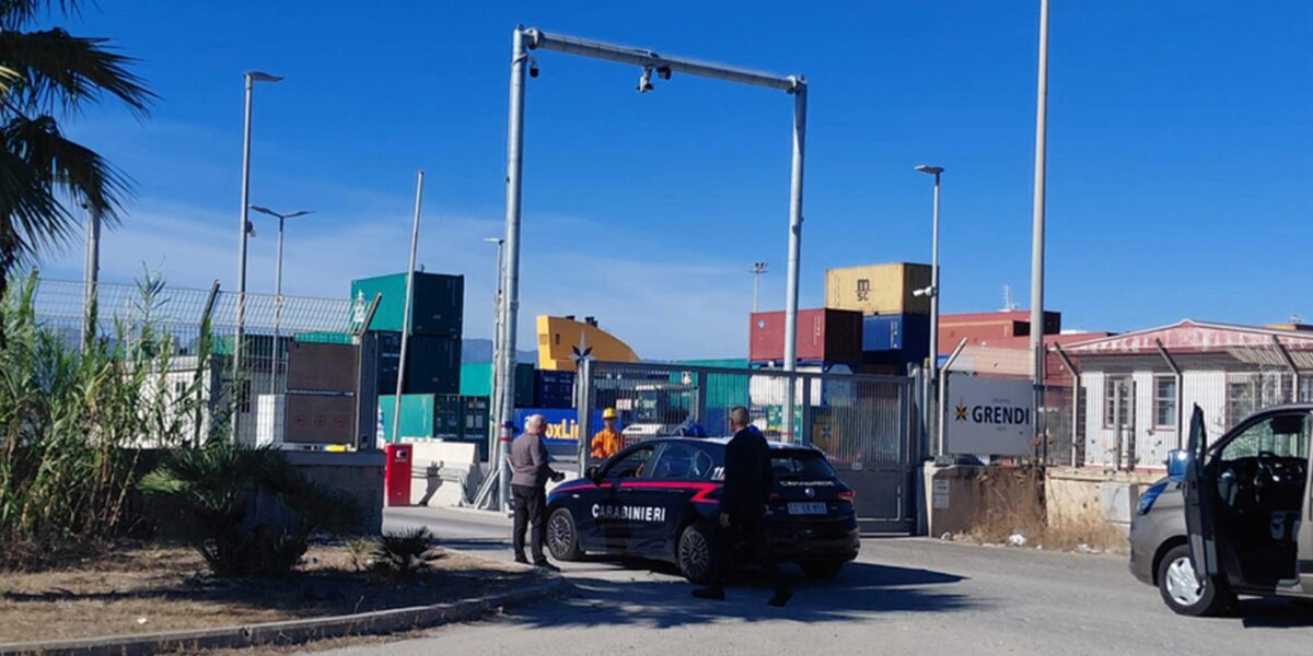 cagliari schiacciato da un carico di tubi al porto morto un 61enne da Gazzettadelsud.it cagliari schiacciato da un carico di tubi al porto morto un 61enne