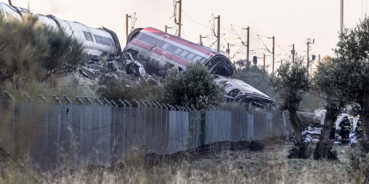strage ferroviaria in spagna ritrovata una delle italiane disperse ne mancano ancora due da Gazzettadelsud.it strage ferroviaria in spagna ritrovata una delle italiane disperse ne mancano ancora due