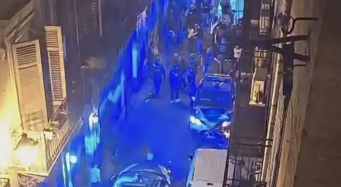 palermo scontro tra una volante e uno scooter due giovani feriti e poliziotti accerchiati a ballar242 da Gazzettadelsud.it palermo scontro tra una volante e uno scooter due giovani feriti e poliziotti accerchiati a ballar242