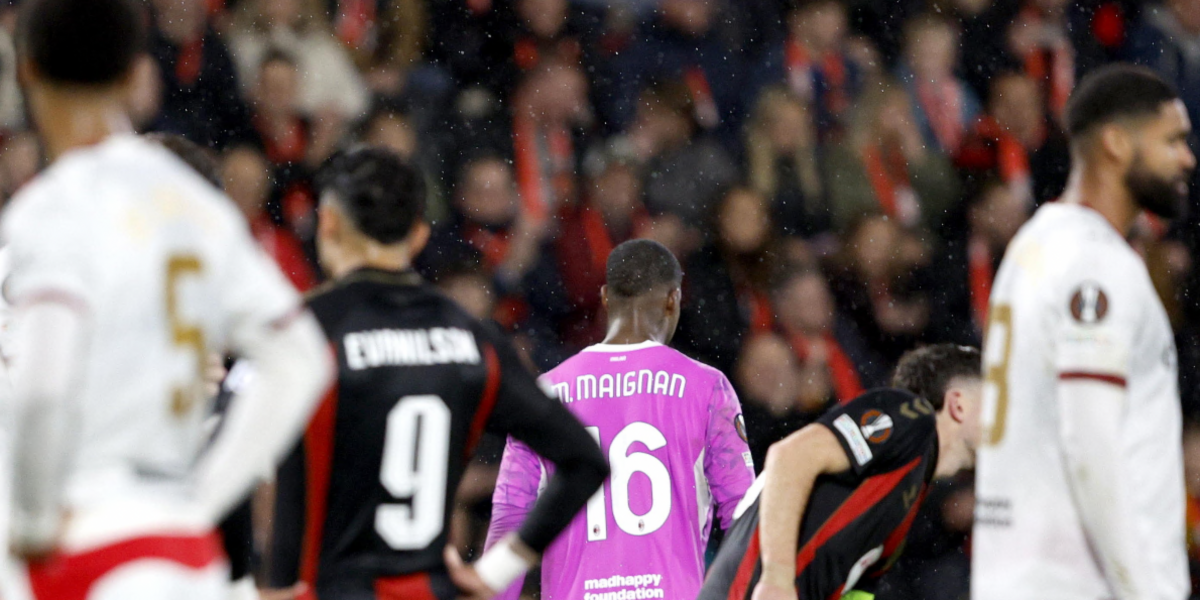 milan notte da incubo contro il bournemouth in el 3 0 e maignan espulso da Gazzettadelsud.it milan notte da incubo contro il bournemouth in el 3 0 e maignan espulso
