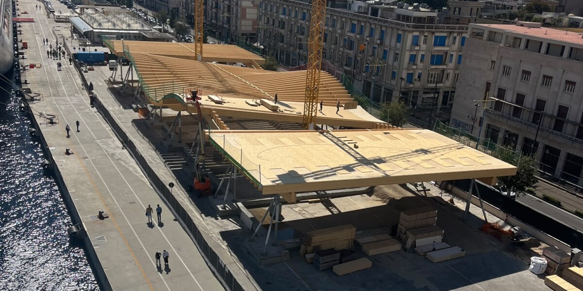 Il nuovo terminal croceristico di Messina prende forma e svetta sul porto