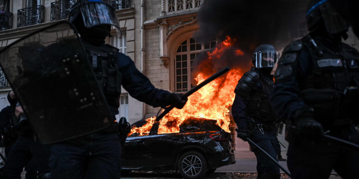 parigi lacrimogeni e cariche ai cortei contro il carovita 61 persone fermate da Gazzettadelsud.it parigi lacrimogeni e cariche ai cortei contro il carovita 61 persone fermate
