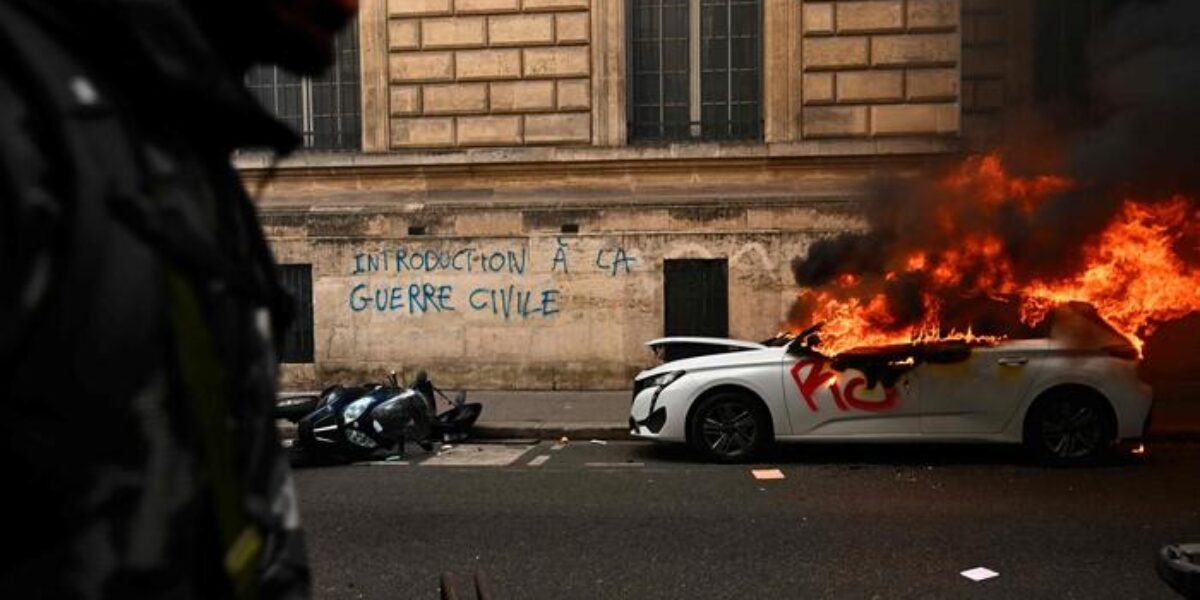 in francia 2000 fermi per le violenze macron alle 20 parler224 alla nazione da Gazzettadelsud.it in francia 2000 fermi per le violenze macron alle 20 parler224 alla nazione